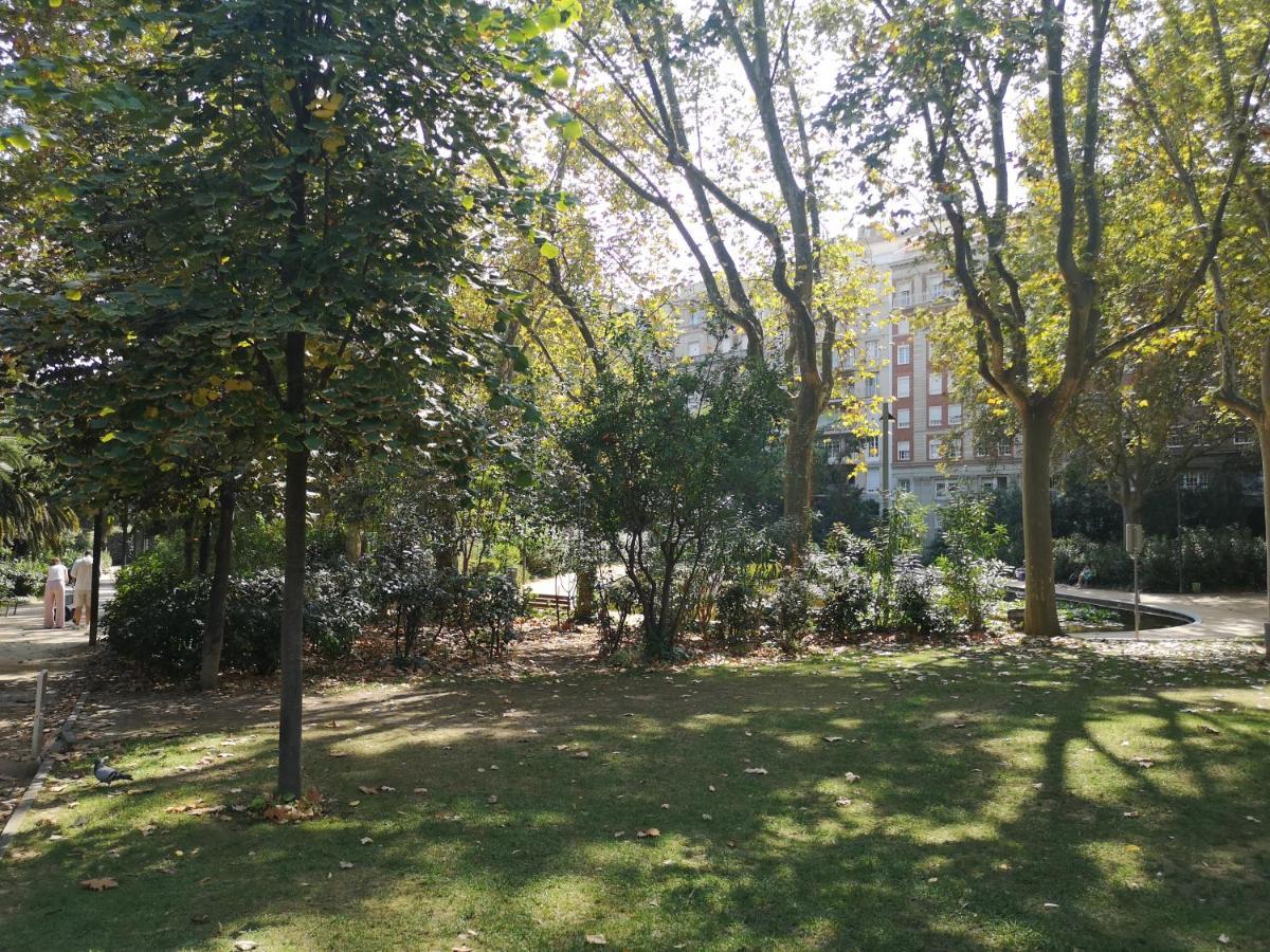 Aparteasy - Turo Park With Lovely Balcony Barcelona Exterior foto